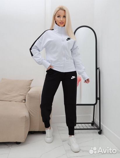 Женский спортивный костюм весна лето