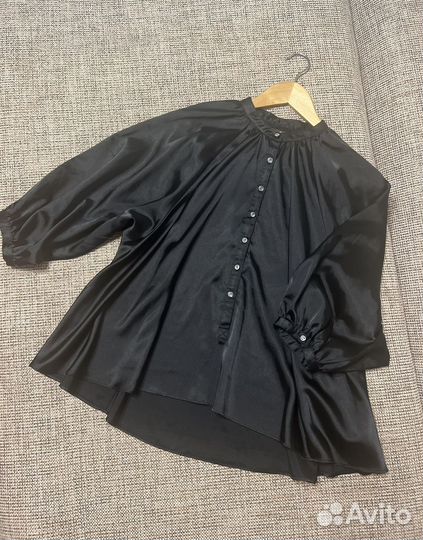 Блузка черная