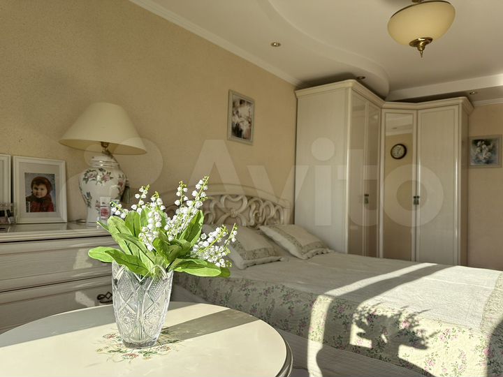 3-к. квартира, 77 м², 8/10 эт.