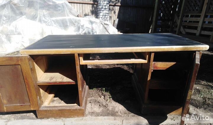 Письменный стол