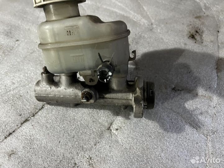 Главный тормозной цилиндр Mitsubishi Lancer 9