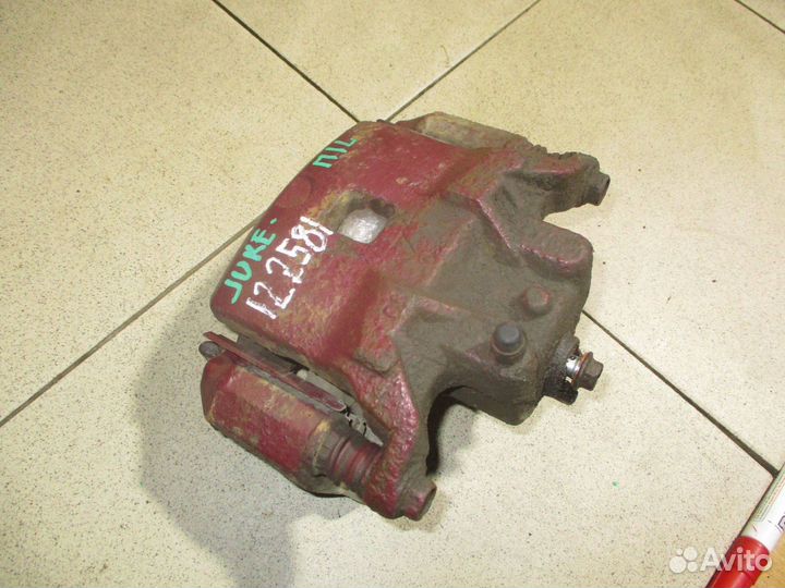 Суппорт передний левый Nissan Juke (F15)