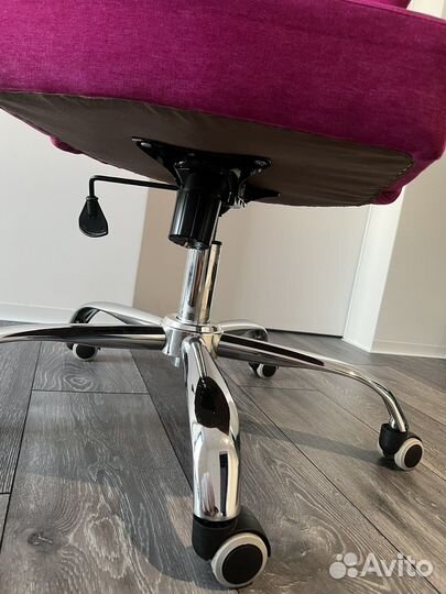 Стул кресло на колесиках
