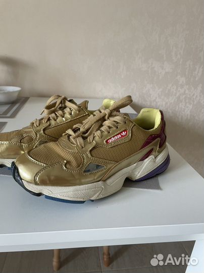 Кроссовки adidas оригинал
