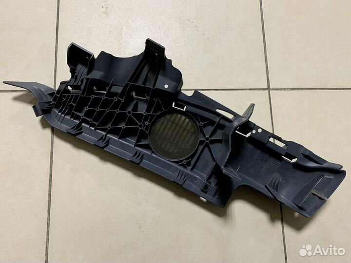 Обшивка багажника правая верхняя BMW E87/E81