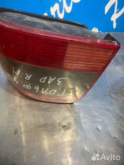 Фольксваген Гольф 4 фонарь задний правый с дефекто