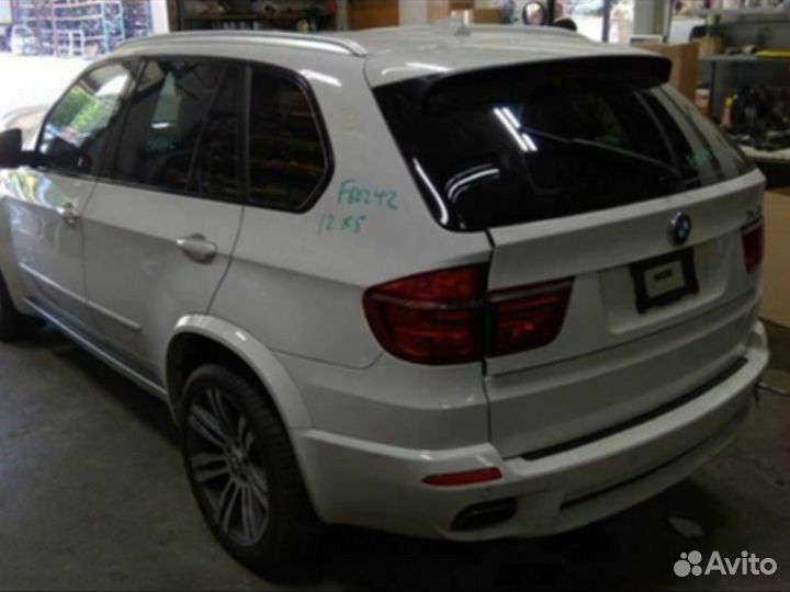 Bmw X5 E70 2011 год по болтам