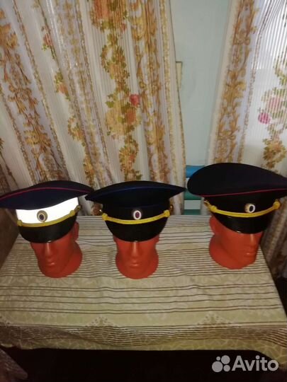 Фуражки полиции