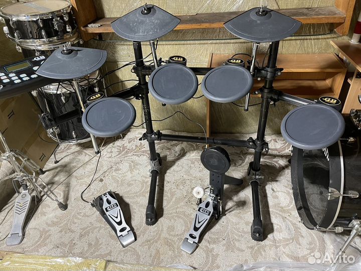 Электронные ударные с реальной педалью