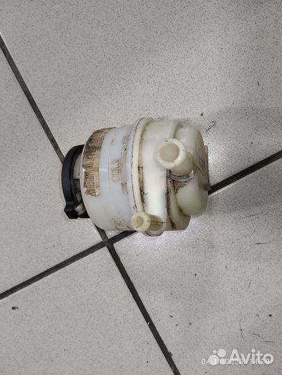 Бачок гур Geely Emgrand Х7