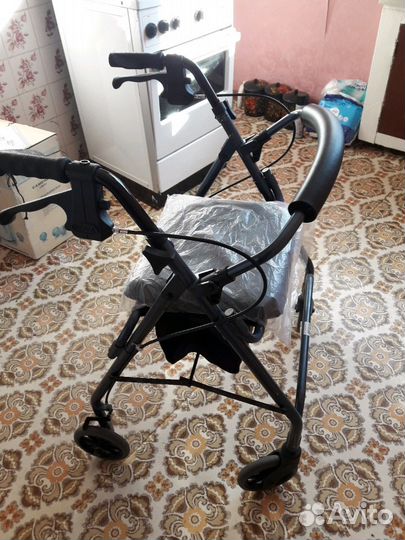 Ходунки-коляска