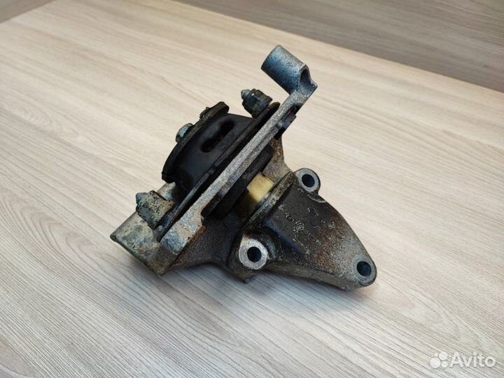 Опора коробки передач LADA X-Ray Cross