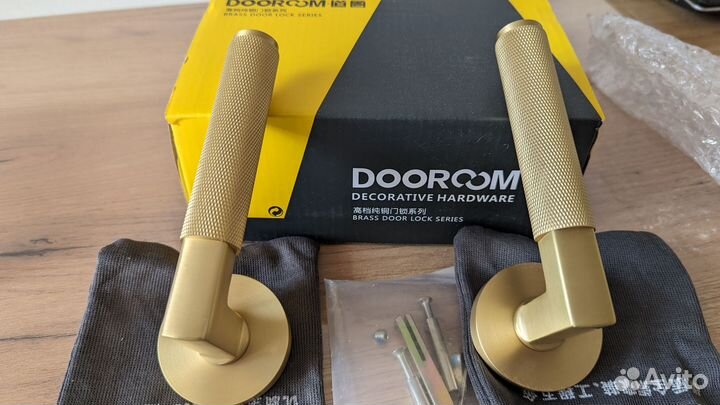 Дверная ручка латунь