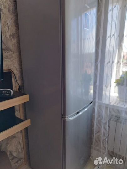 Продаю холодильник
