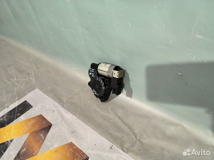 Mazda 6 GG 02- Моторчик Стеклоподъемника 29779