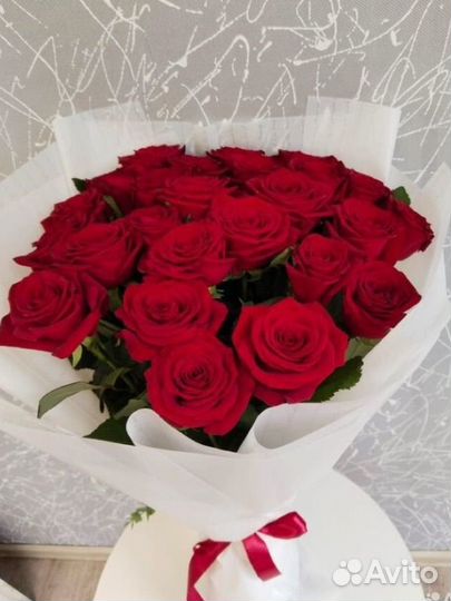 Букет 25 крупных роз 70 см