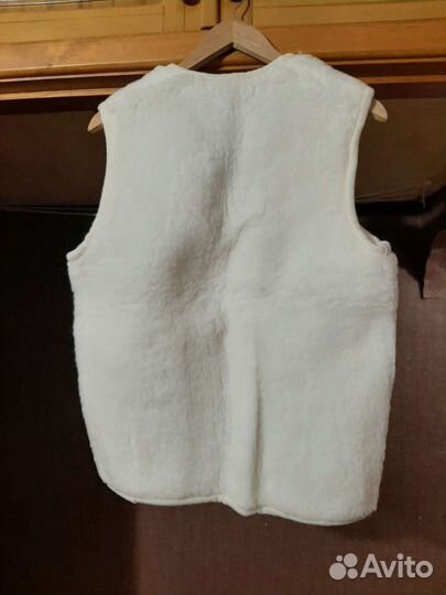Меховой жилет,46-48 р-р;Жилет + брюки, 54-56 р-р