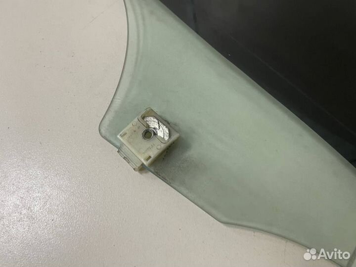 Стекло двери задней правой Mazda Mazda 3 BK 2002-2