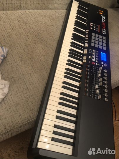 Akai Pro MPK88 midi клавиатура + сумка-кейс