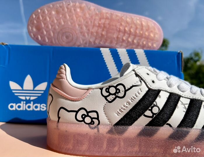 Adidas samba x hello kitty