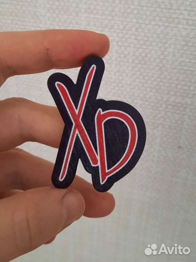 Значки с логотипом компании