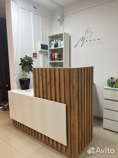 Ресепшен Торонто для Шоурума на заказ