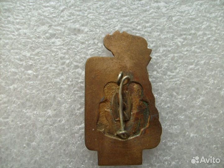 Продам значки