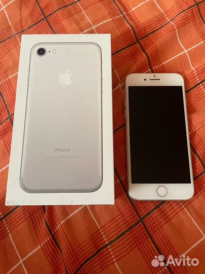Телефон iPhone 7 32gb silver