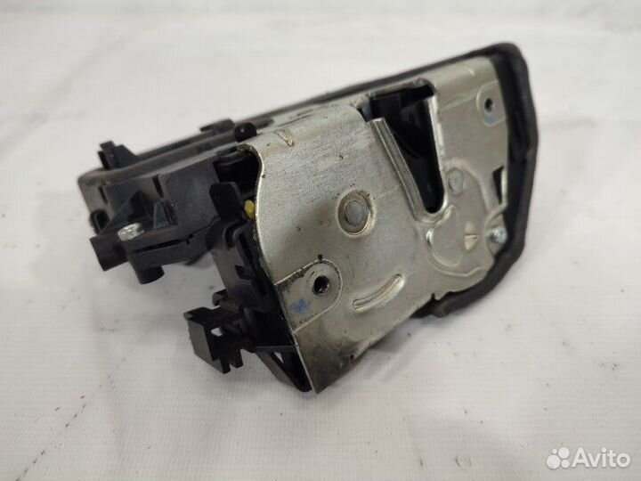 Замок двери задний правый Bmw 3-Series E90 N42B20