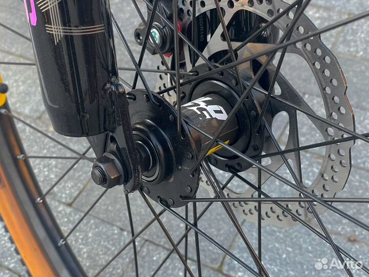 Велосипед на 26 колесах на низкой раме розовый