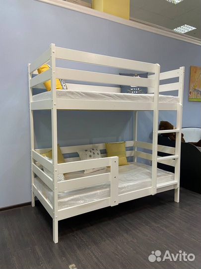 Двухъярусная кровать