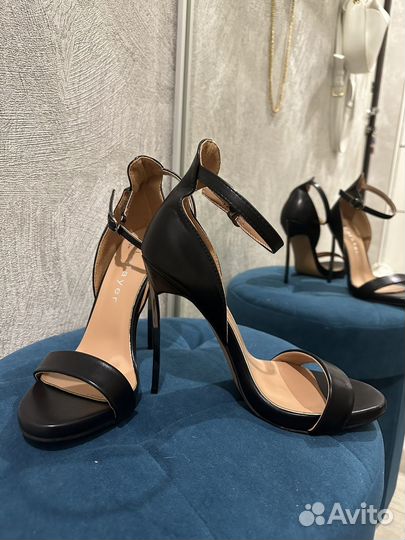 Туфли на металическом каблуке