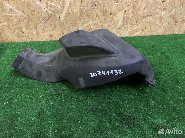 Воздухозаборник Volvo XC90 бензин B8444S