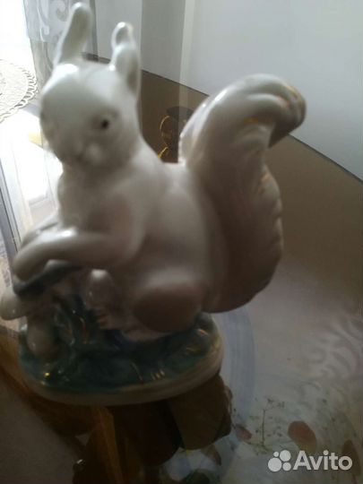 Статуэтка, белочка. Высота 12,5см