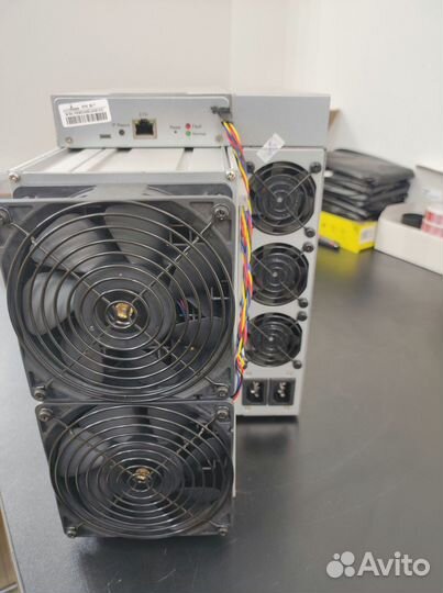 Asic майнер Bitmain Antminer S19
