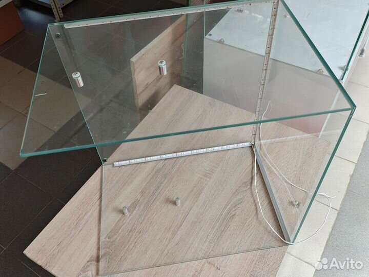 Стеклянные полки витрина бу