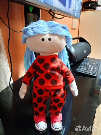 Кукла ручной работы с одеждой