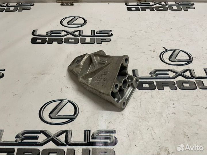 Кронштейн двс лев. Land Rover Range Rover Sport