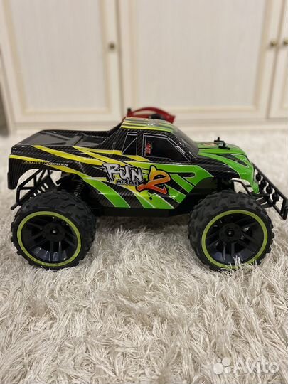 Радиоуправляемая машинка QY Toys Monster Truck