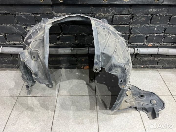 Подкрылок передний левый Nissan X-Trail