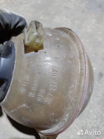 Бачок расширительный Volkswagen Passat B3 седан