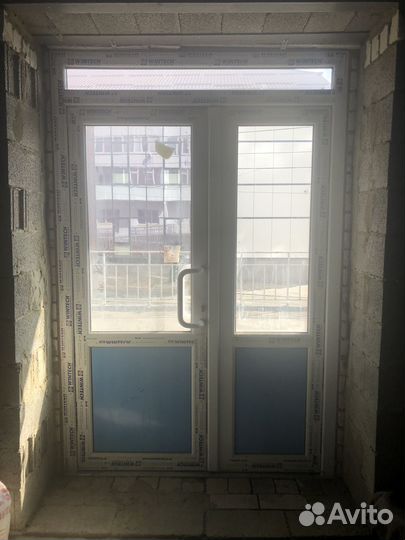 Пластиковые окна и дверь б/у