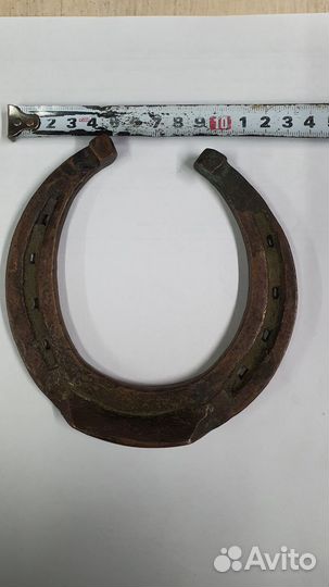 Бронзовая подкова