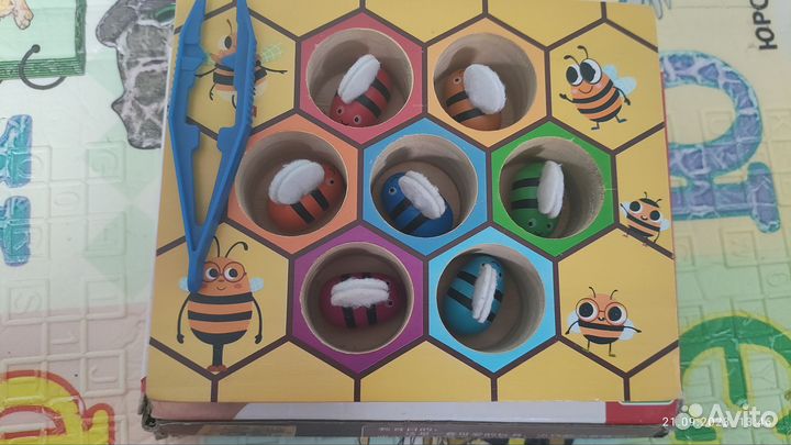 Деревянный улей (пчелки)