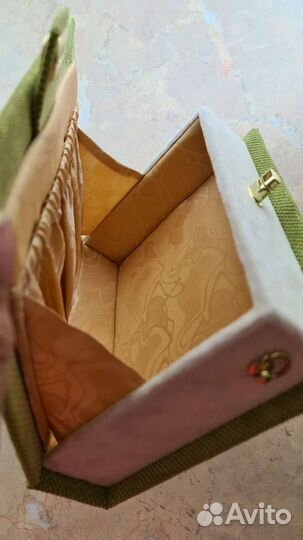 Клатч в виде книги