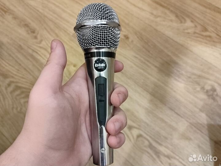 Универсальный динамический микрофон bbk cm131