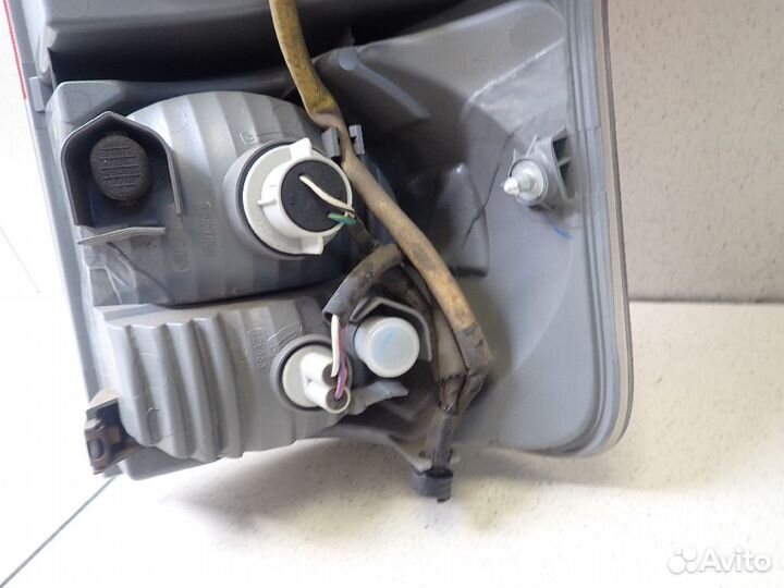 Фонарь задний левый Toyota Tundra 2 2007-2013