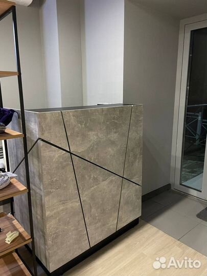 Стойки ресепшн