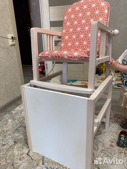 Детский стульчик для кормления