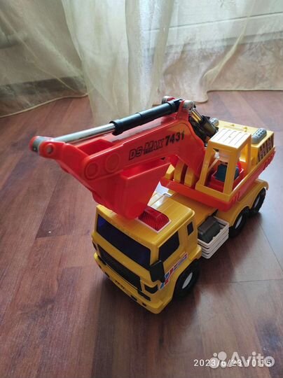 Экскаватор детский
